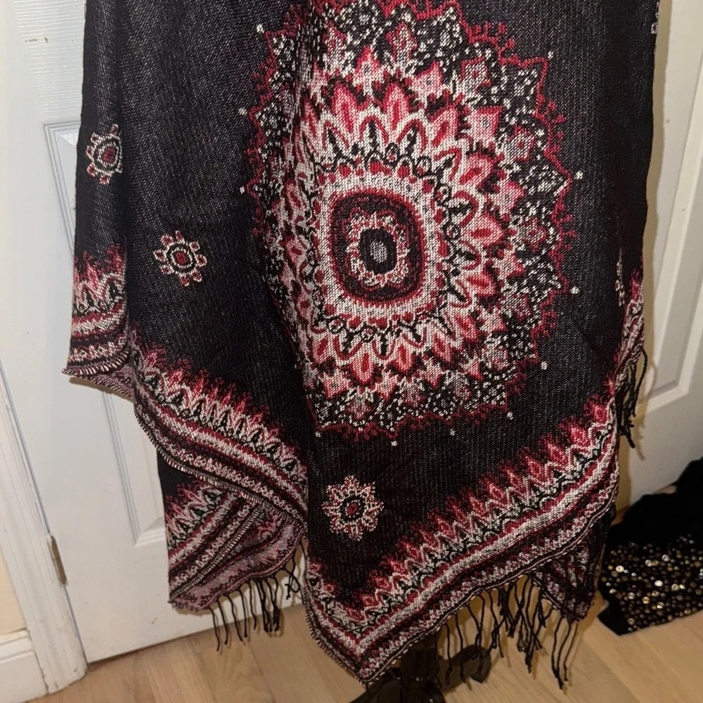Black and Red Patterned Shawl